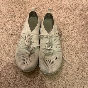 Cheer shoes